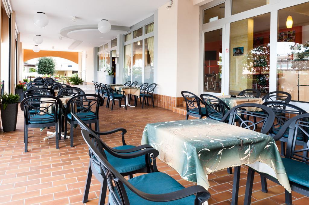 Hotel Garni Losanna Bibione Buitenkant foto