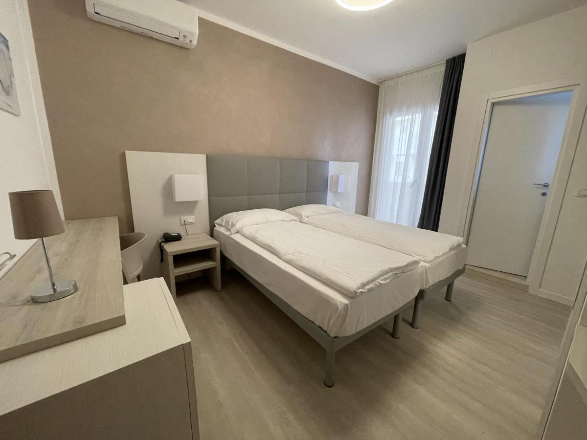 Hotel Garni Losanna Bibione Buitenkant foto