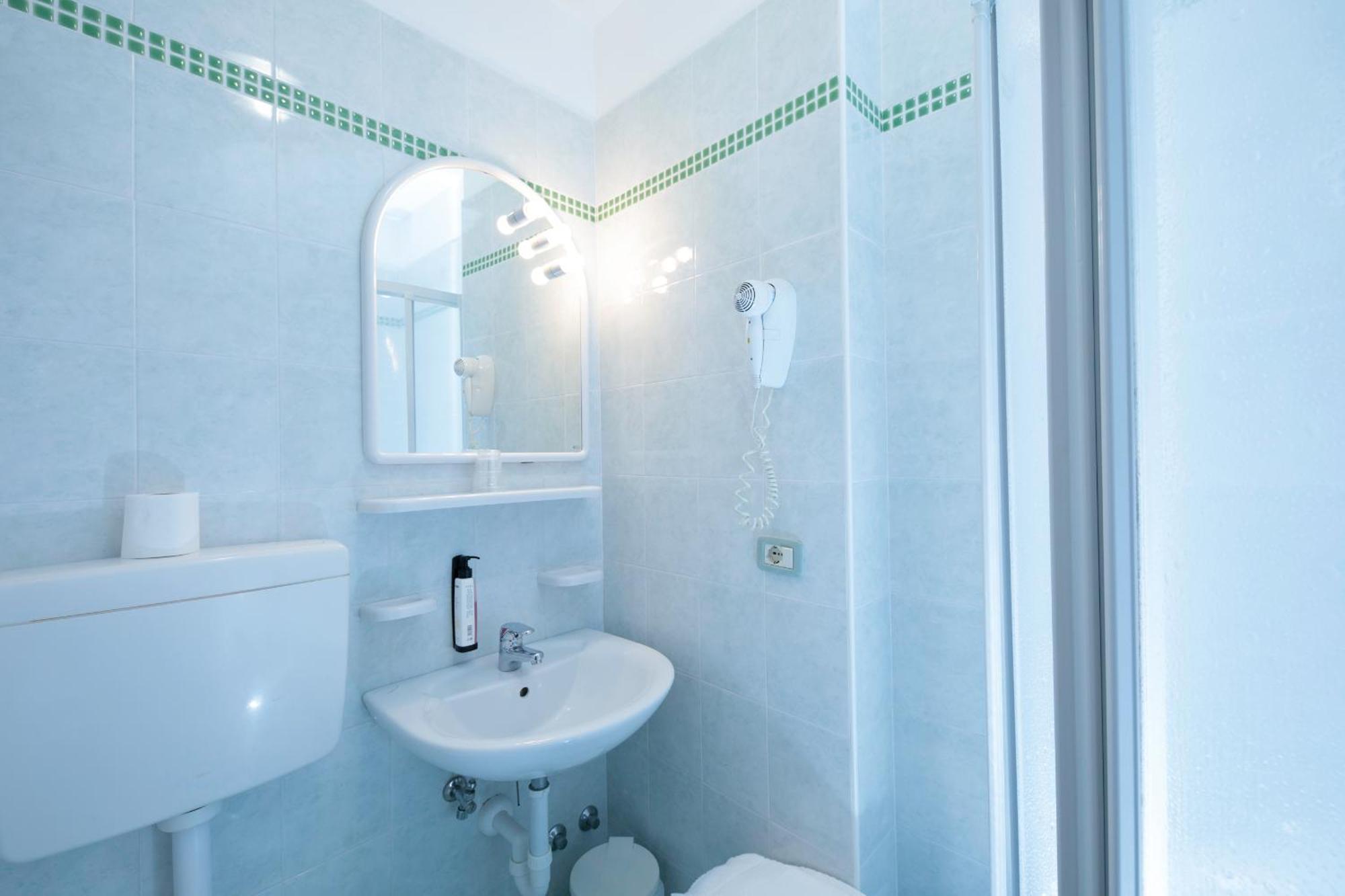 Hotel Garni Losanna Bibione Buitenkant foto