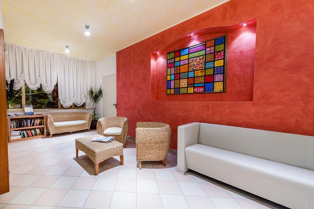 Hotel Garni Losanna Bibione Buitenkant foto