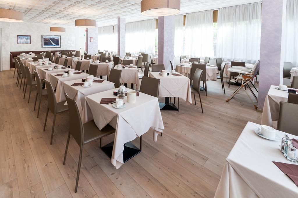 Hotel Garni Losanna Bibione Buitenkant foto